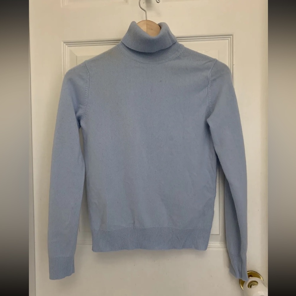 Baby blue cashmere sweater xs